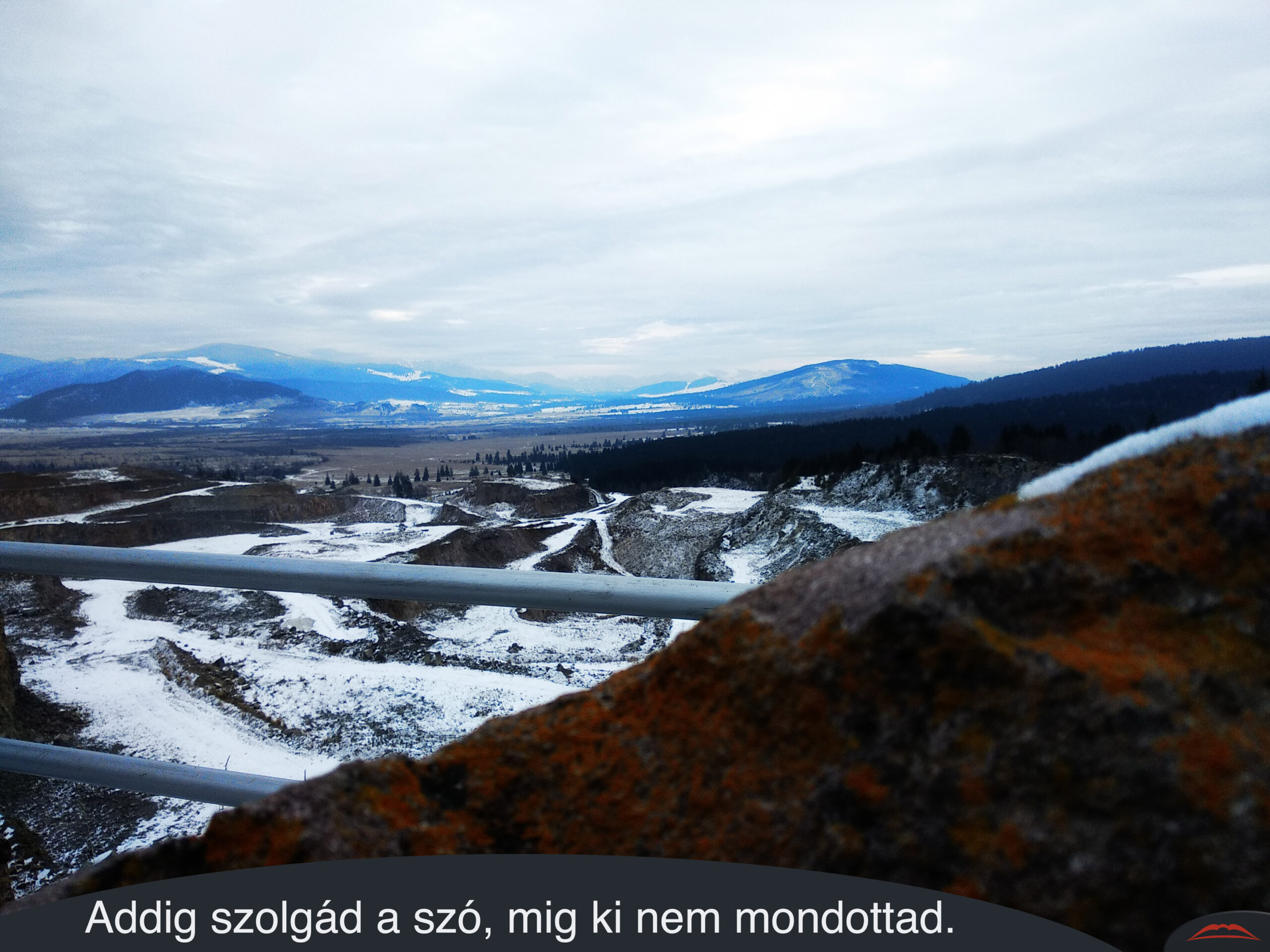 Addig szolgád a szó, mig ki nem mondottad.