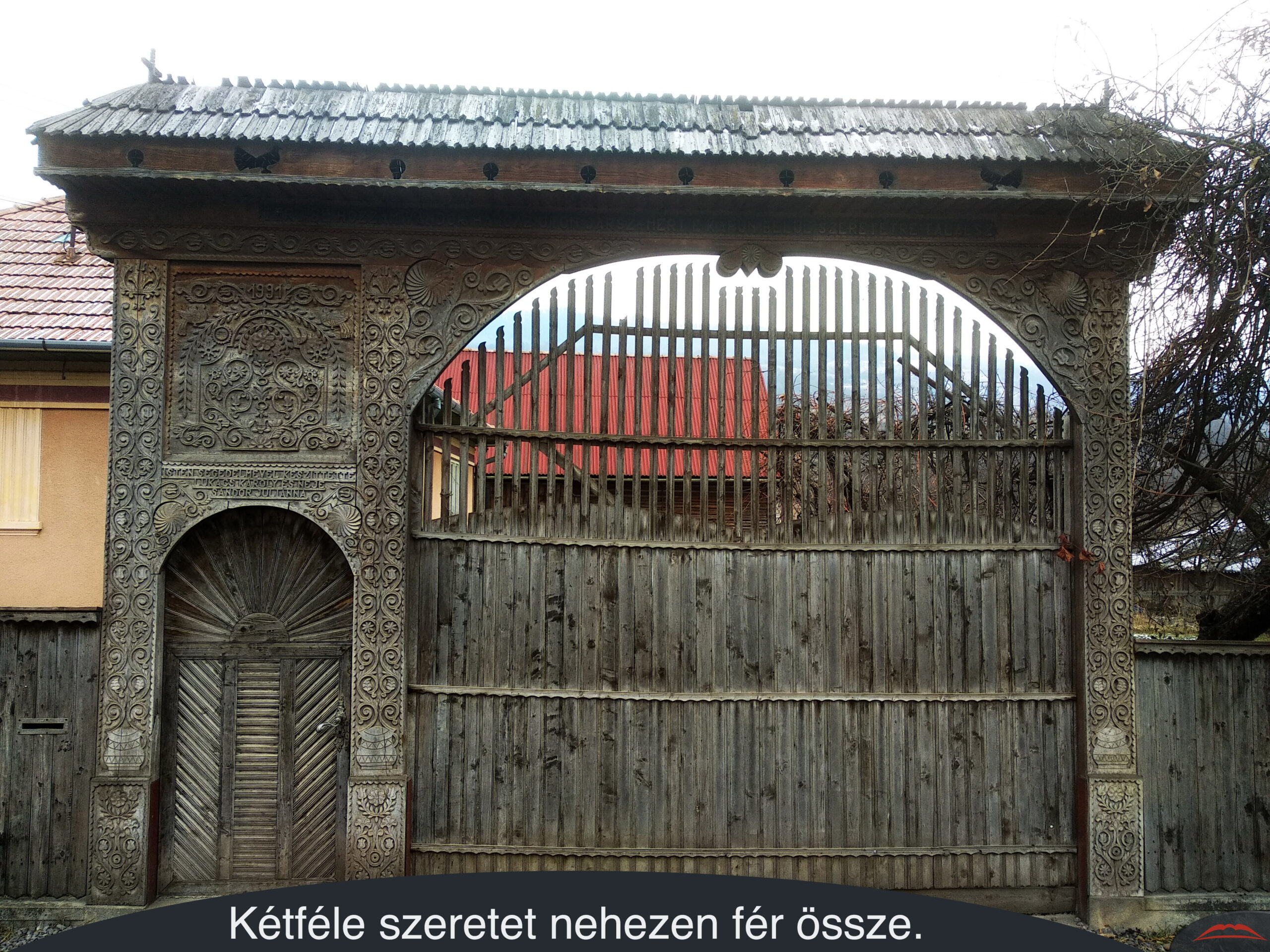 Kétféle szeretet nehezen fér össze.