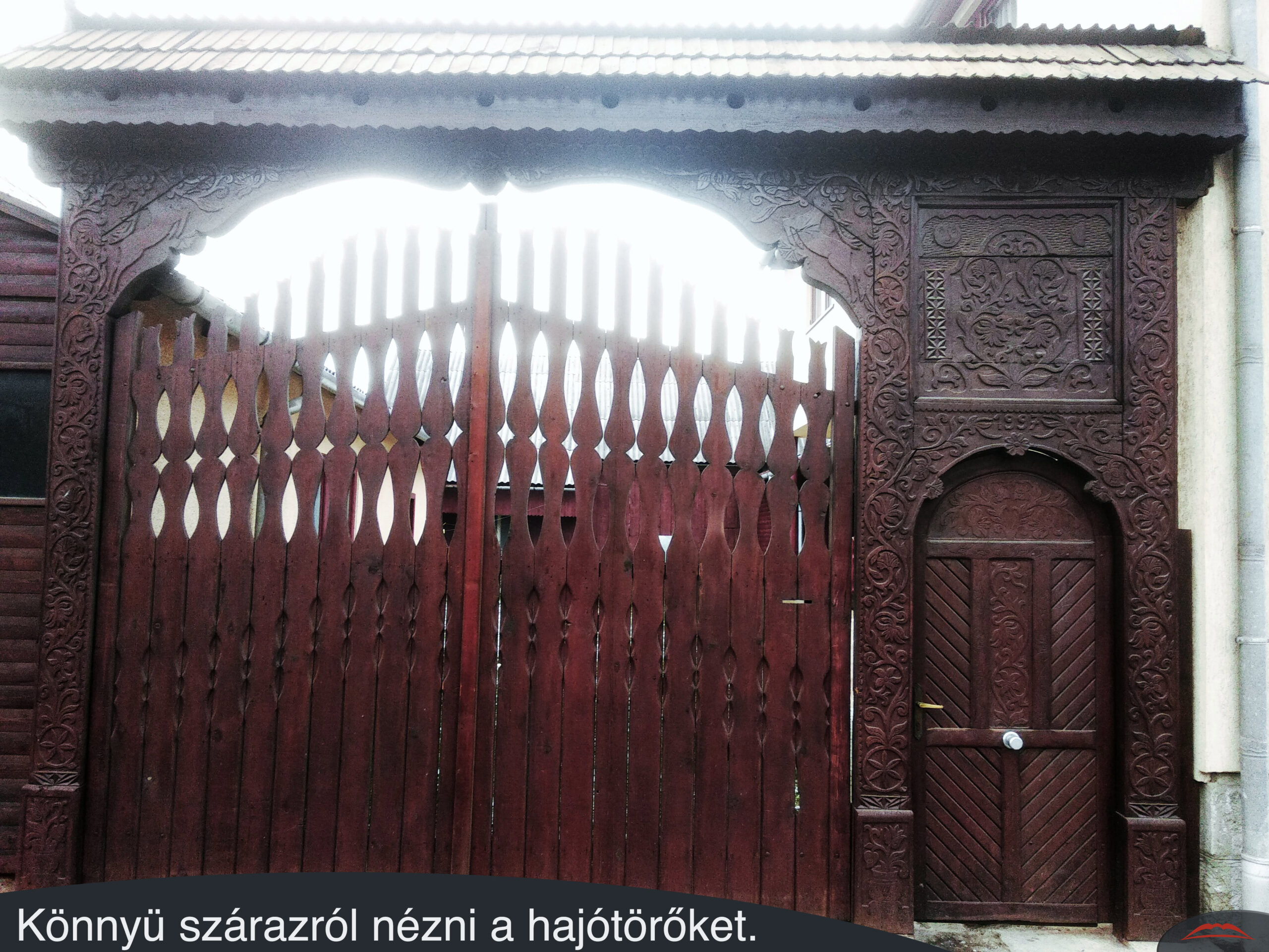 Könnyü szárazról nézni a hajótörőket.