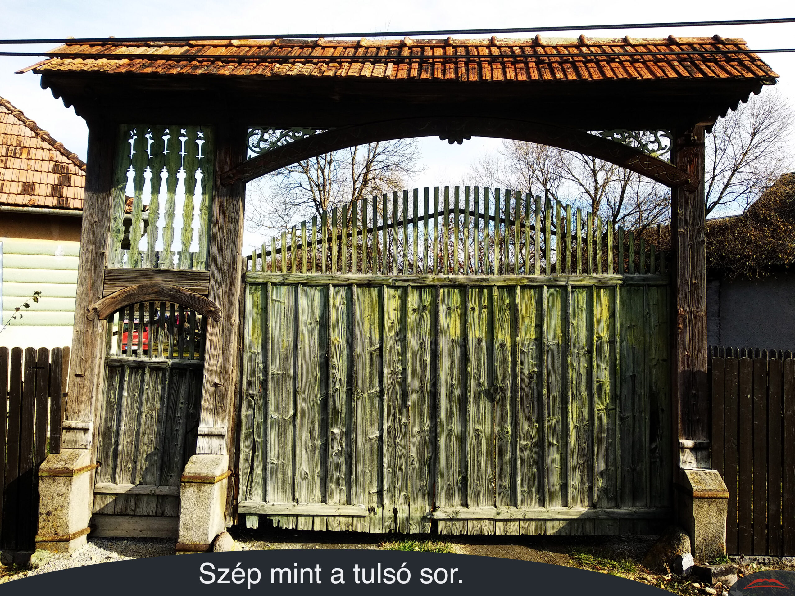 Szép mint a tulsó sor.