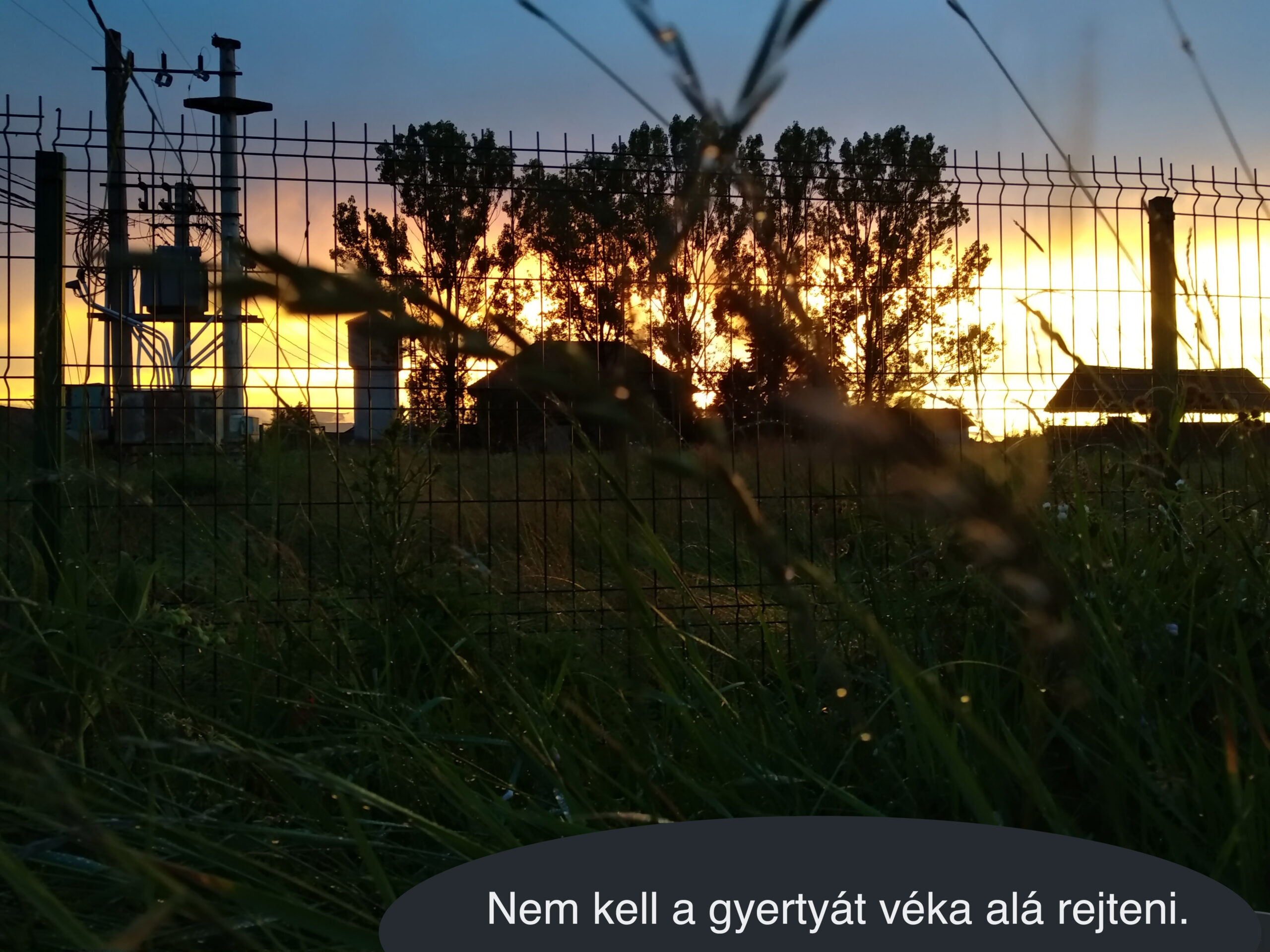 Nem kell a gyertyát véka alá rejteni.