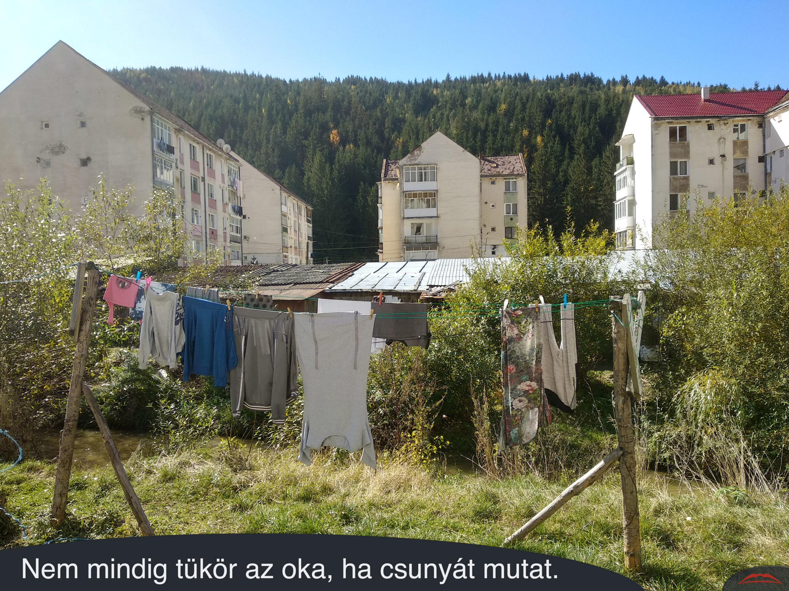 Nem mindig tükör az oka, ha csunyát mutat.