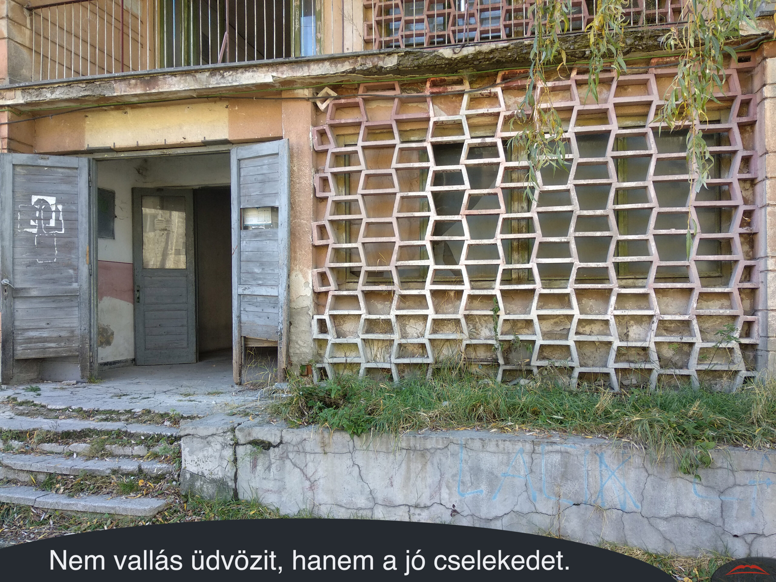 Nem vallás üdvözit, hanem a jó cselekedet.