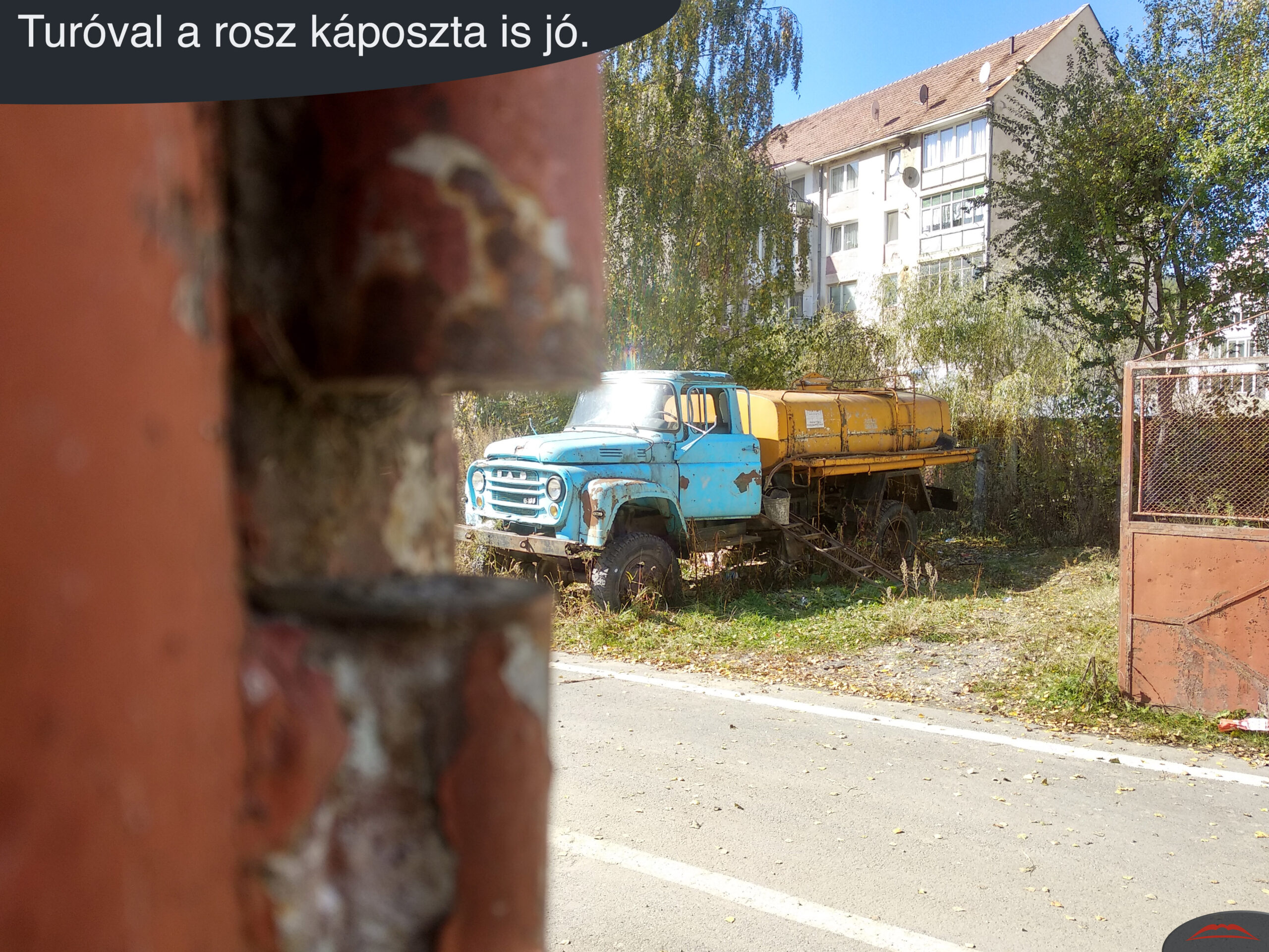 Turóval a rosz káposzta is jó.