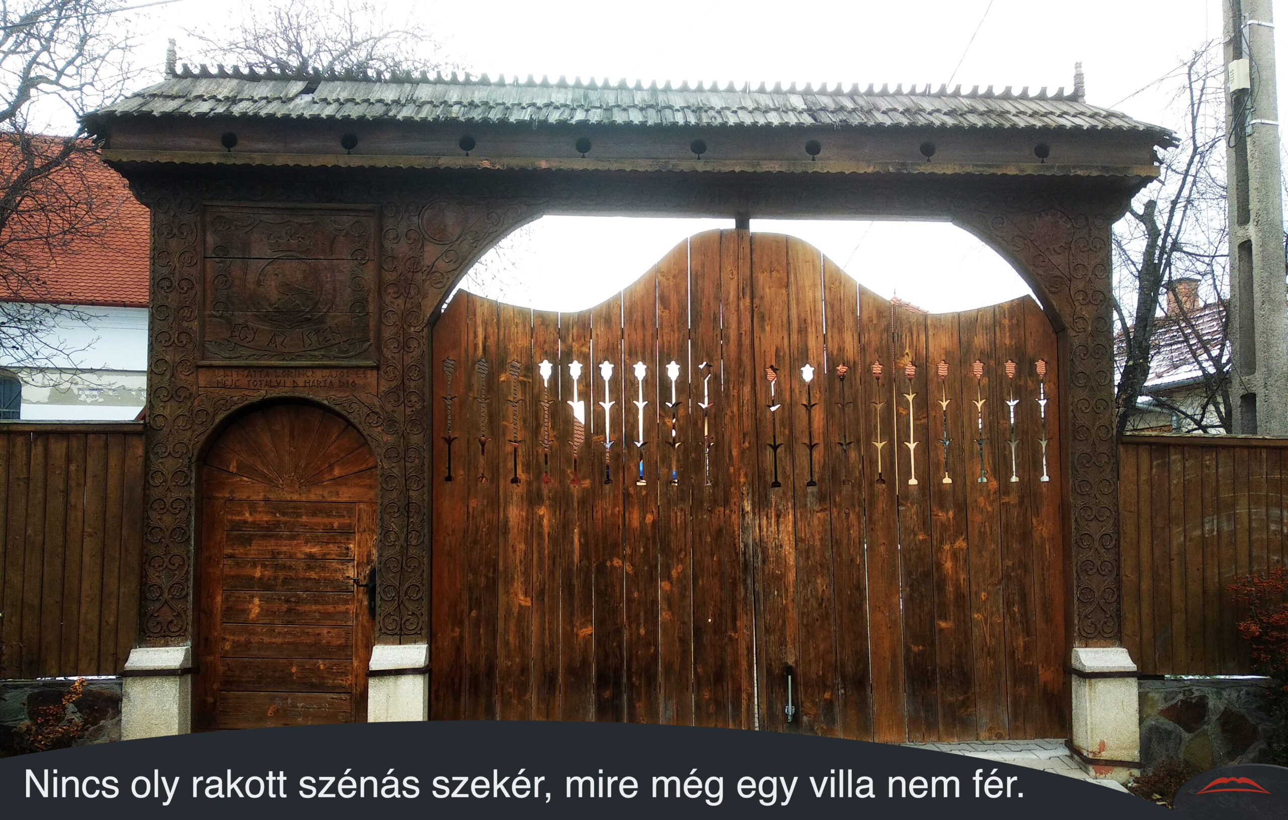 Nincs oly nagy ur, ki meg nem szorul.