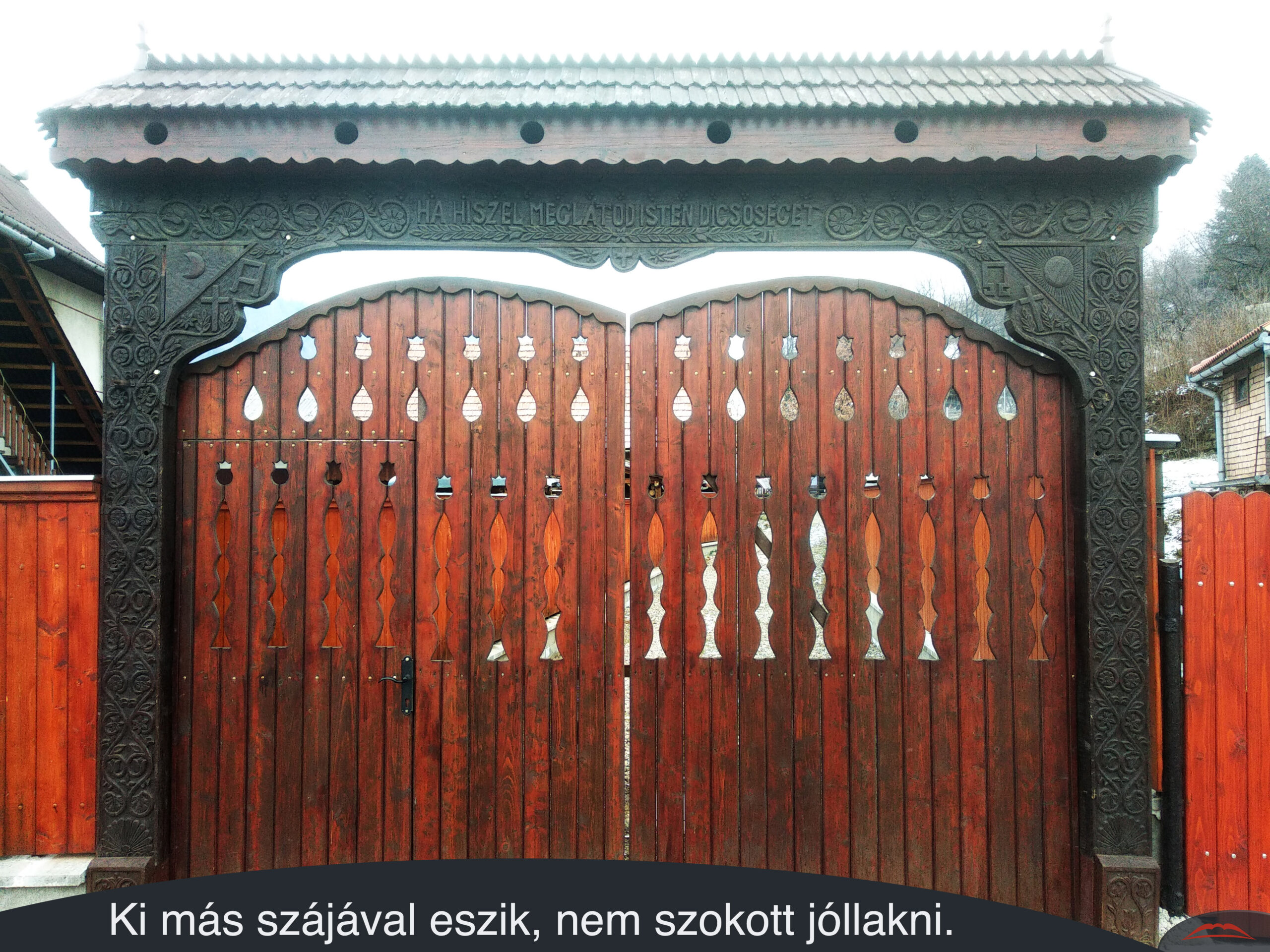 Ki más szájával eszik, nem szokott jóllakni.