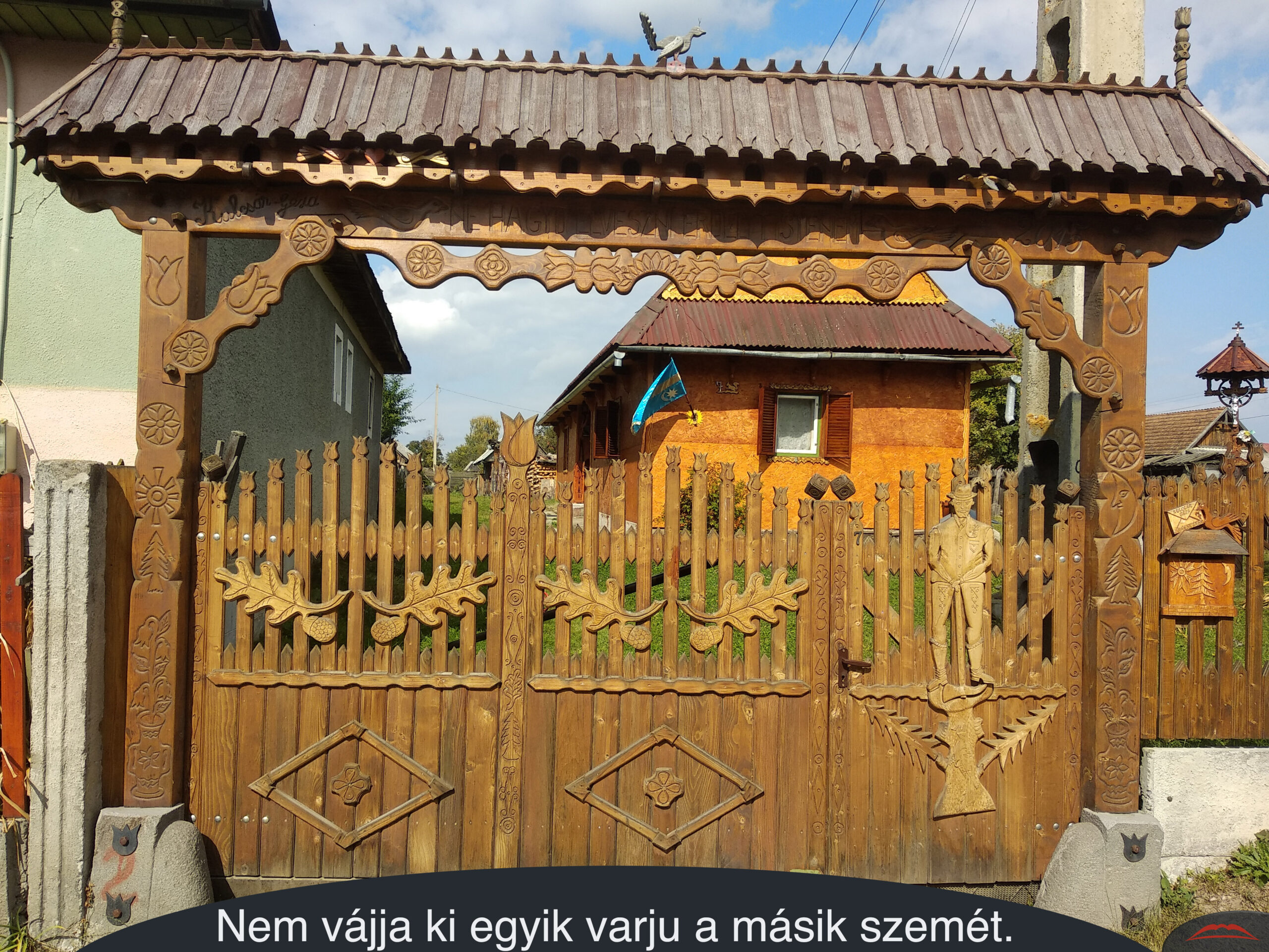 Nem vájja ki egyik varju a másik szemét.