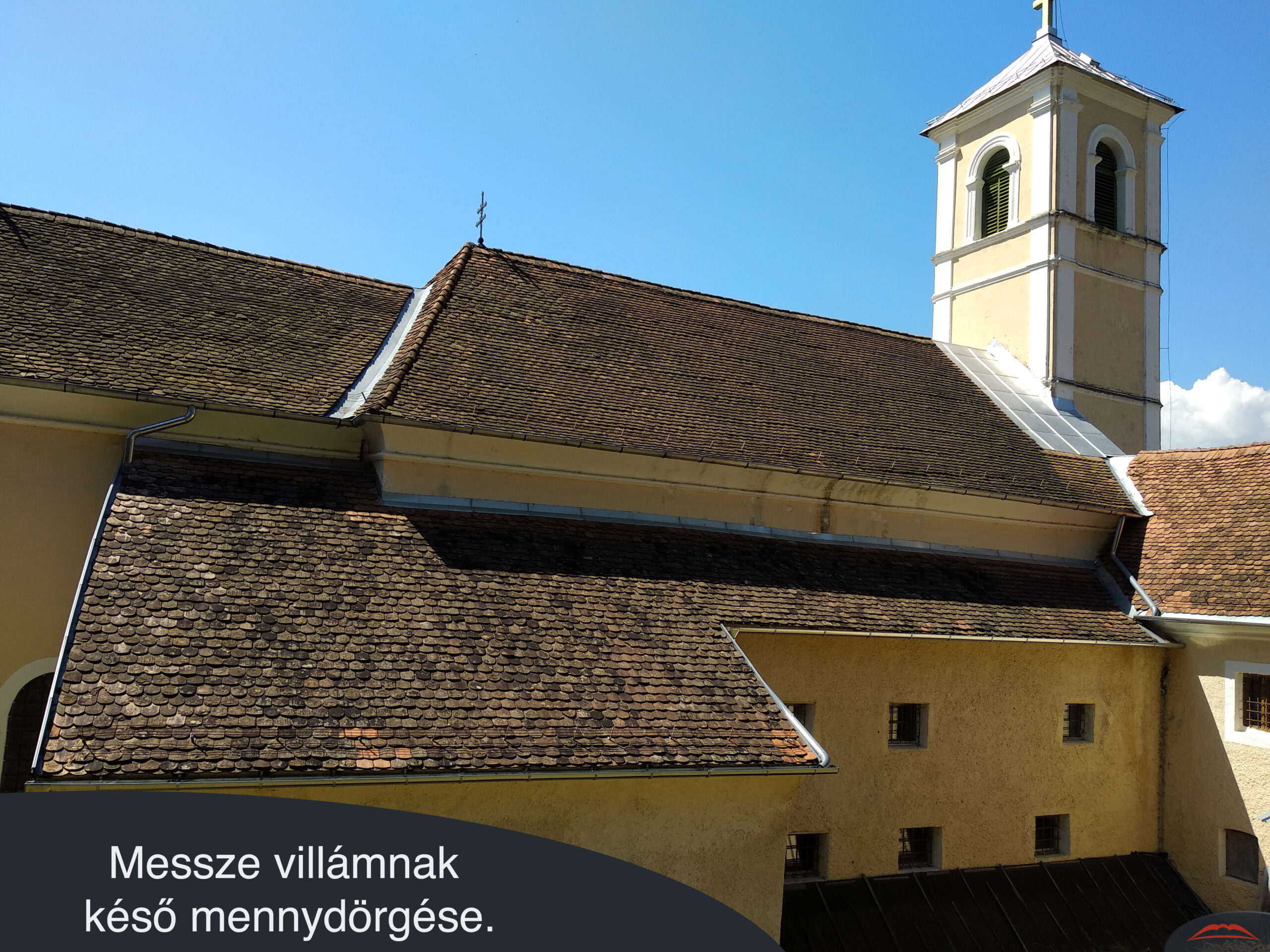 Messze villámnak késő mennydörgése.