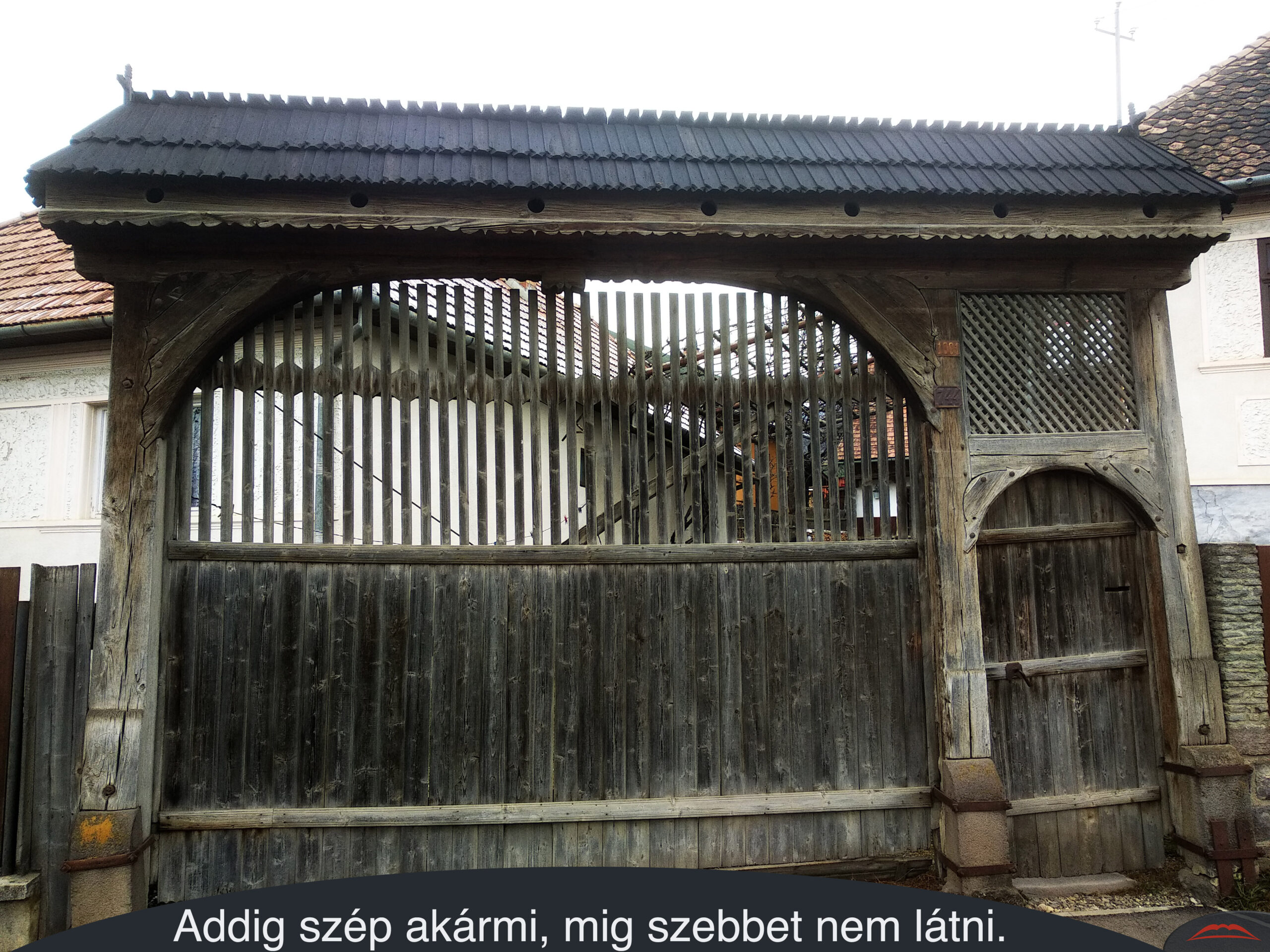 Addig szép akármi, mig szebbet nem látni.