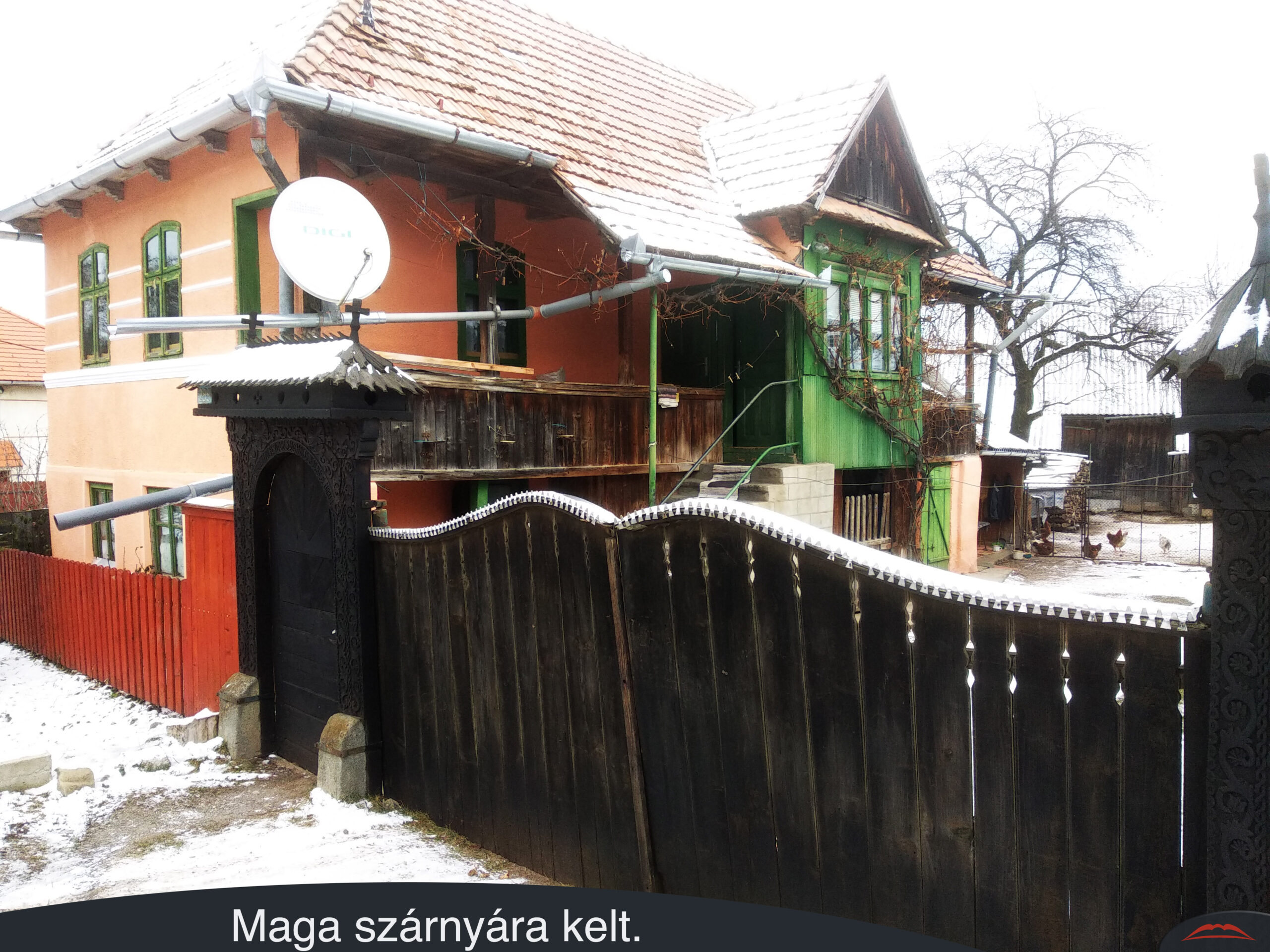 Maga szárnyára kelt.