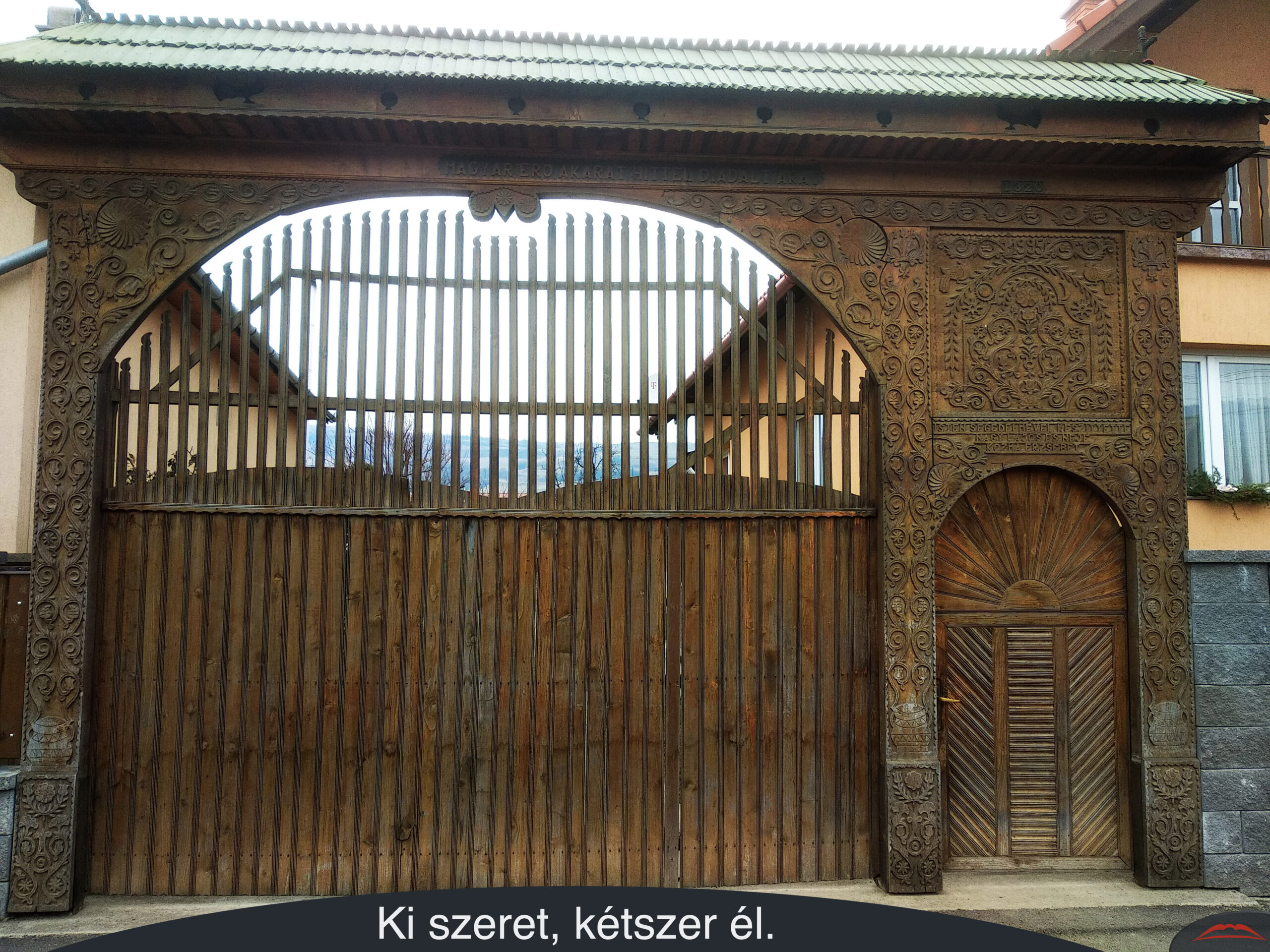 Ki szeret, kétszer él.